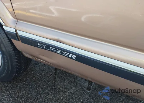 1996 Chevrolet Blazer from USA, damaged, VIN 1GNCS13W4TK233425